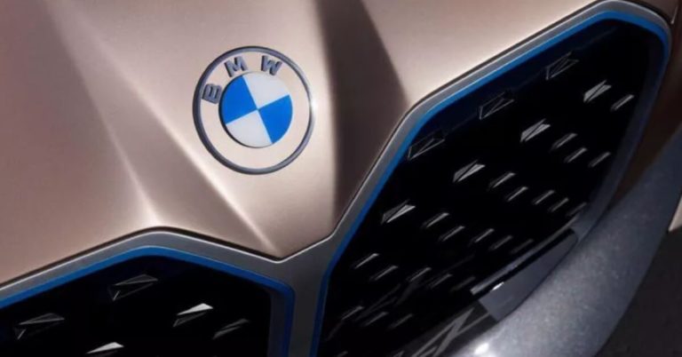 The New BMW Logo Was a Bad Decision